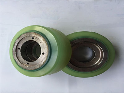 Green 4 stub polyurethane driving wheel